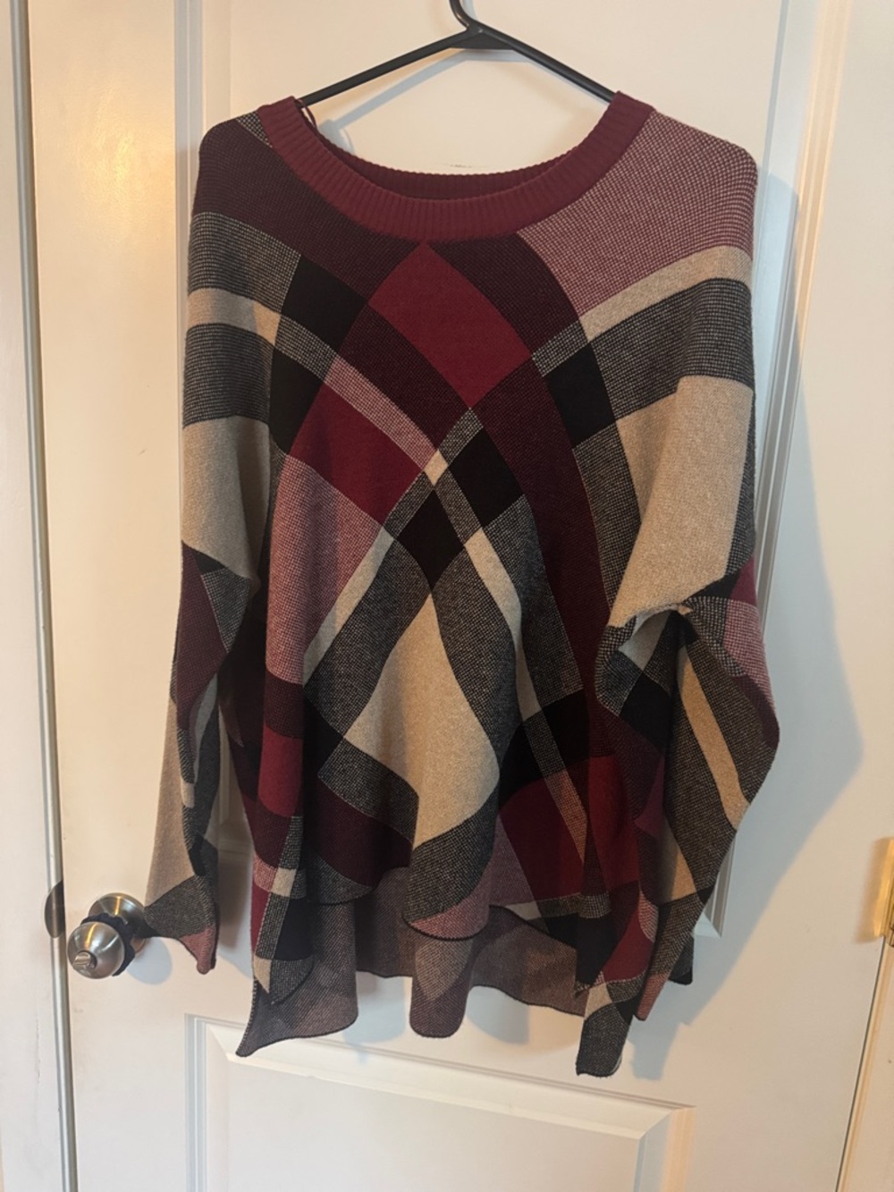 Joseph A sweater Medium burgundy red geometric pull over sweater‎